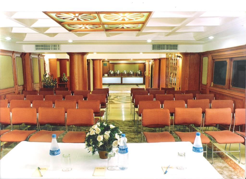 Gulmor Hotel Лудяна Екстериор снимка