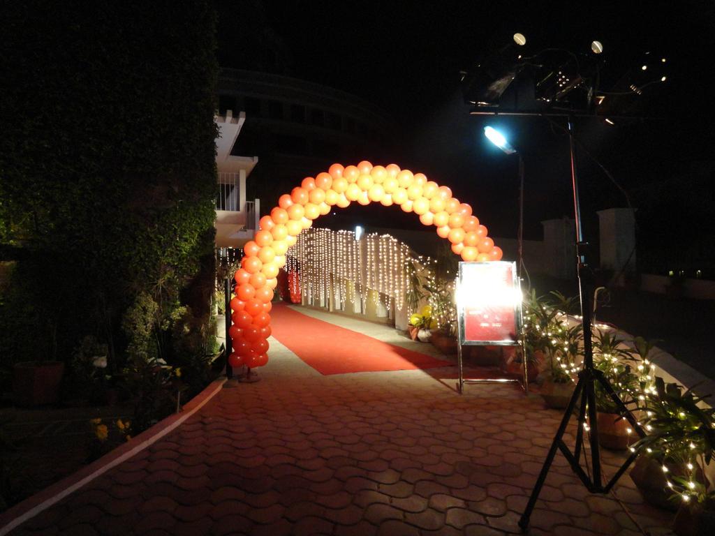 Gulmor Hotel Лудяна Екстериор снимка