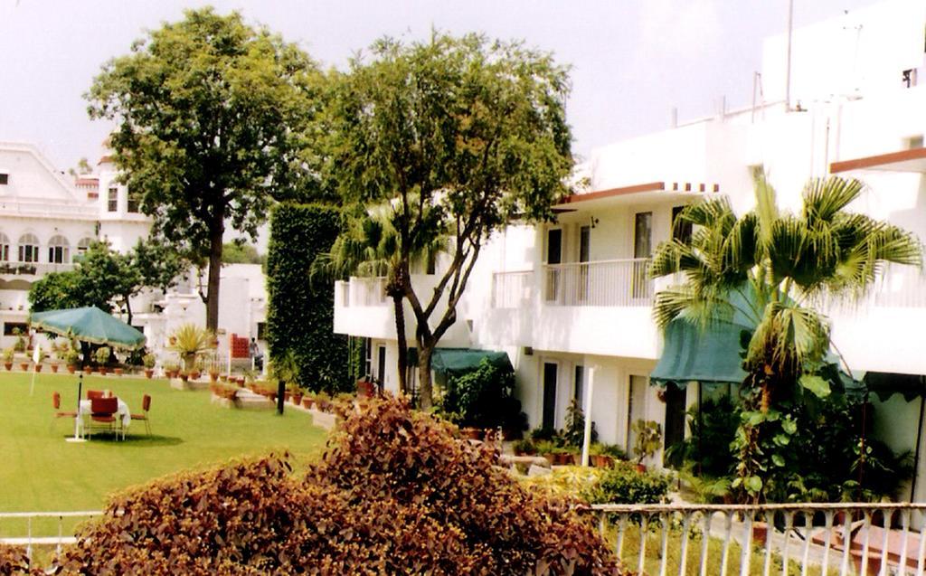 Gulmor Hotel Лудяна Екстериор снимка