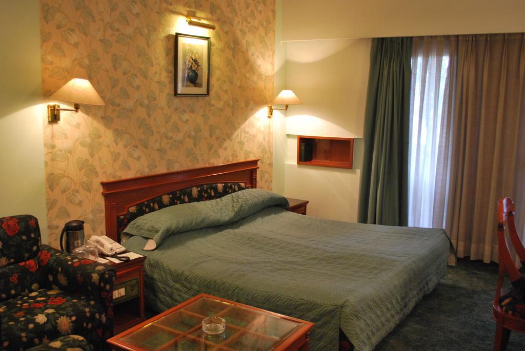 Gulmor Hotel Лудяна Стая снимка